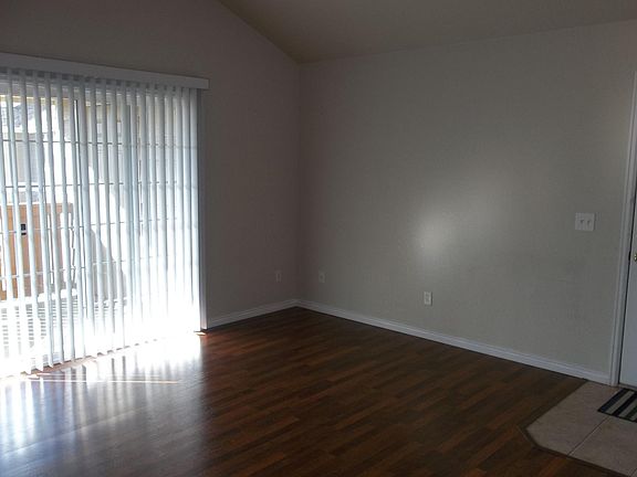4th image of 1335 Lake Cir #E9