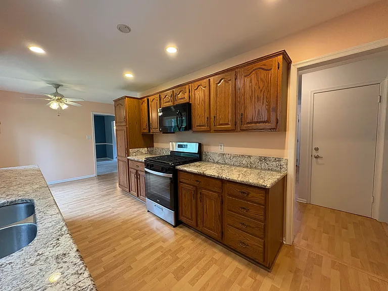 5301 New Church Ct — Photo 15