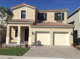 851 NE 193rd Ter, Miami, FL 33179