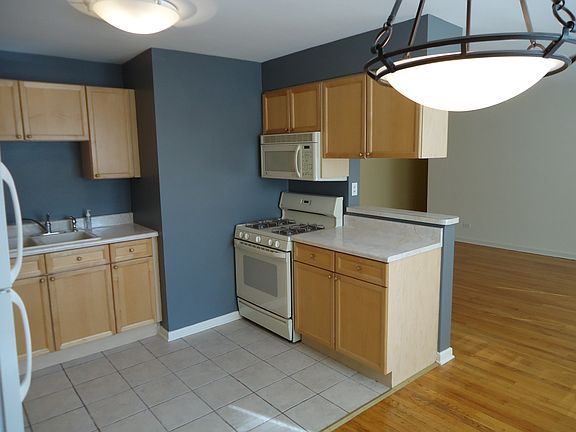 5th image of 2424 W Estes Ave APT 2A