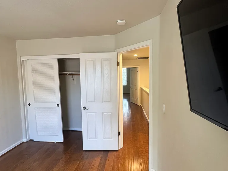 3210 Silverland Dr — Photo 26