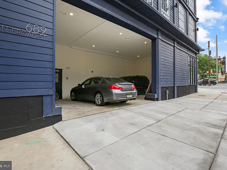 689 N Broad St #302 — Photo 13