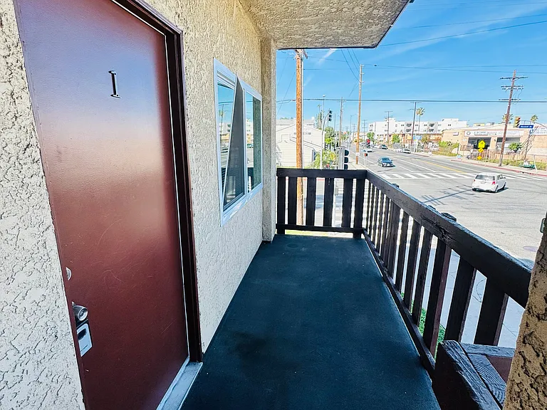 15656 Saticoy St #1 — Photo 18