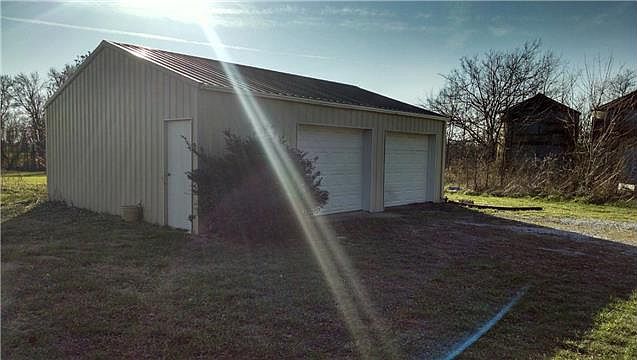 2nd image of 127 Oak Hill Dr