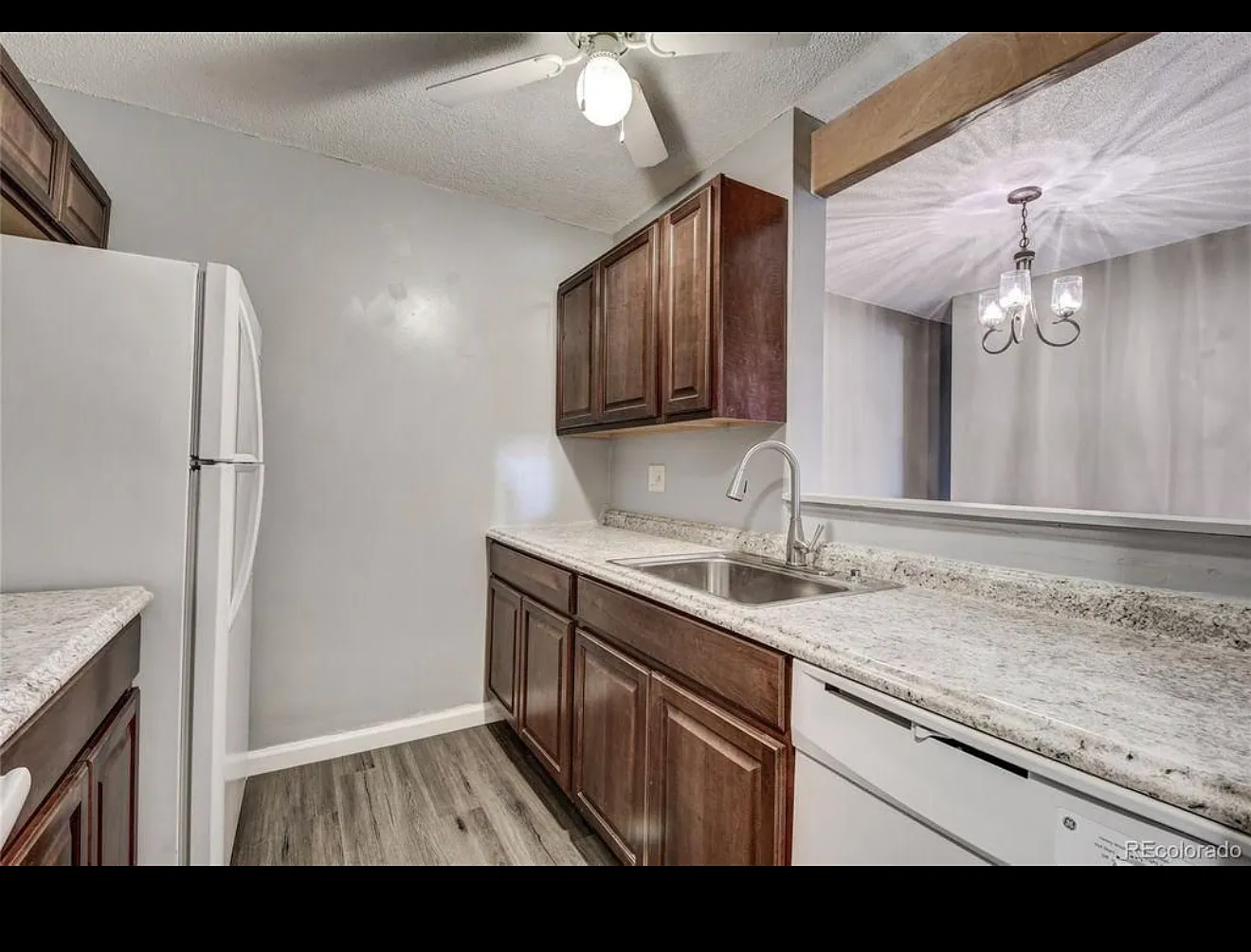 2 bed, 972 sqft, $2,000 — Photo 1