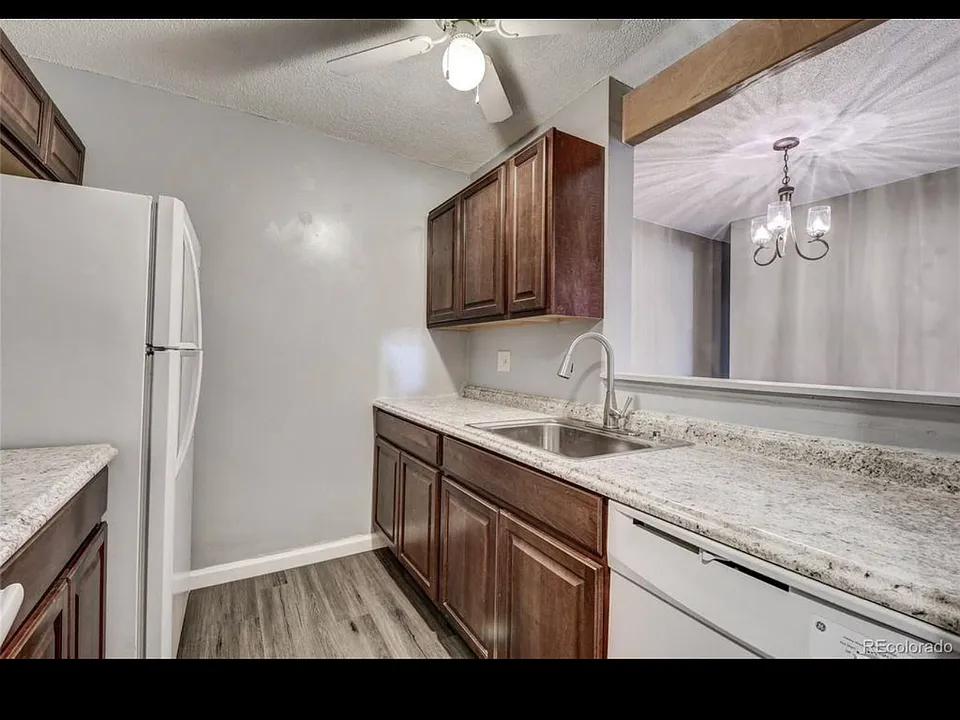 2231 S Vaughn Way #116B
