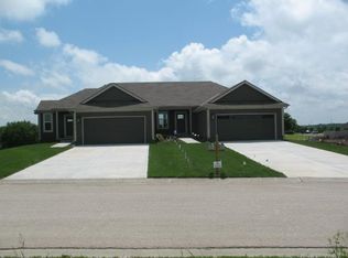 14129 Amanda Ln, Basehor, KS 66007