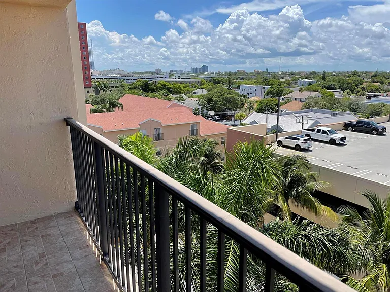 1801 N Flagler Dr #818 — Photo 13