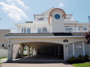 206 N Adams Ave, Margate City, NJ 08402