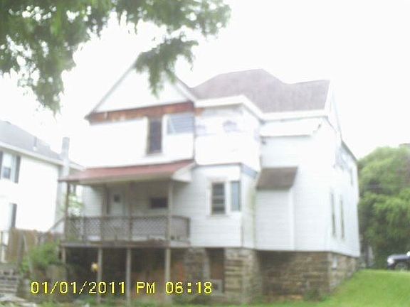 2nd image of 1120 Oak St