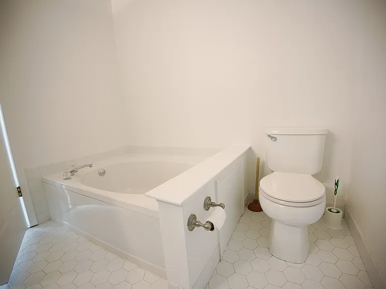 2016 Foxmeadow Cir #2016 — Photo 9