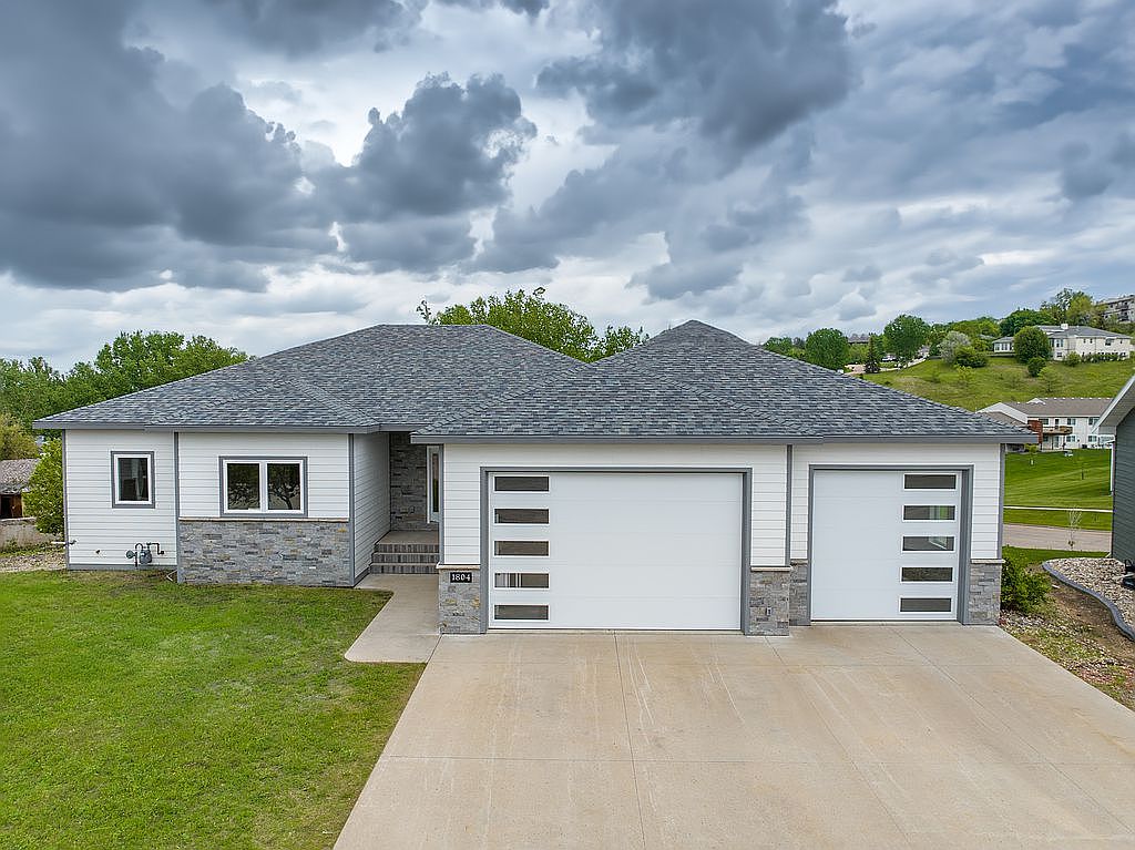 1804 Aspen Cir SW, Minot, ND 58701 Zillow