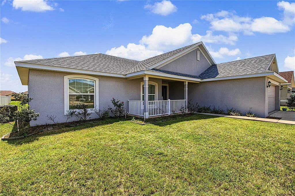 4 bed, 2.0 bath, 1755 sqft, $2,200 — Photo 3