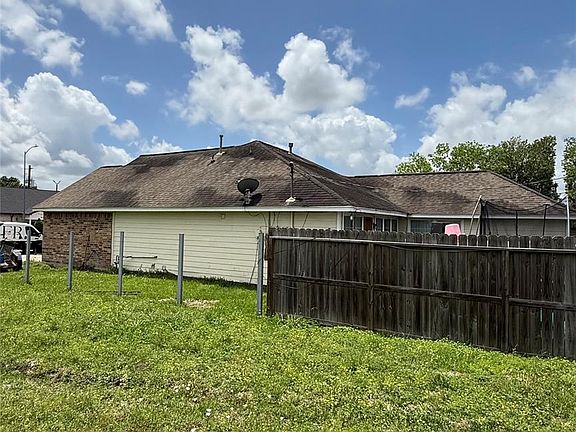 5th image of 5417 Ricky St