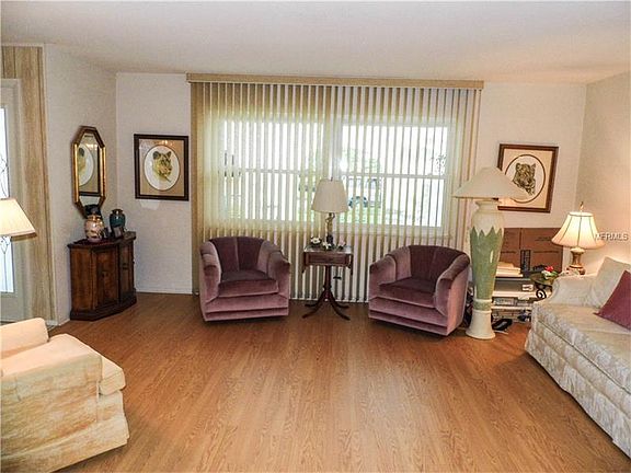 3rd image of 164 Seaside Ct