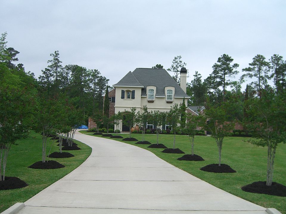 Front from Cul du sac