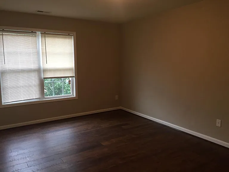 3935 Blairwood St — Photo 17