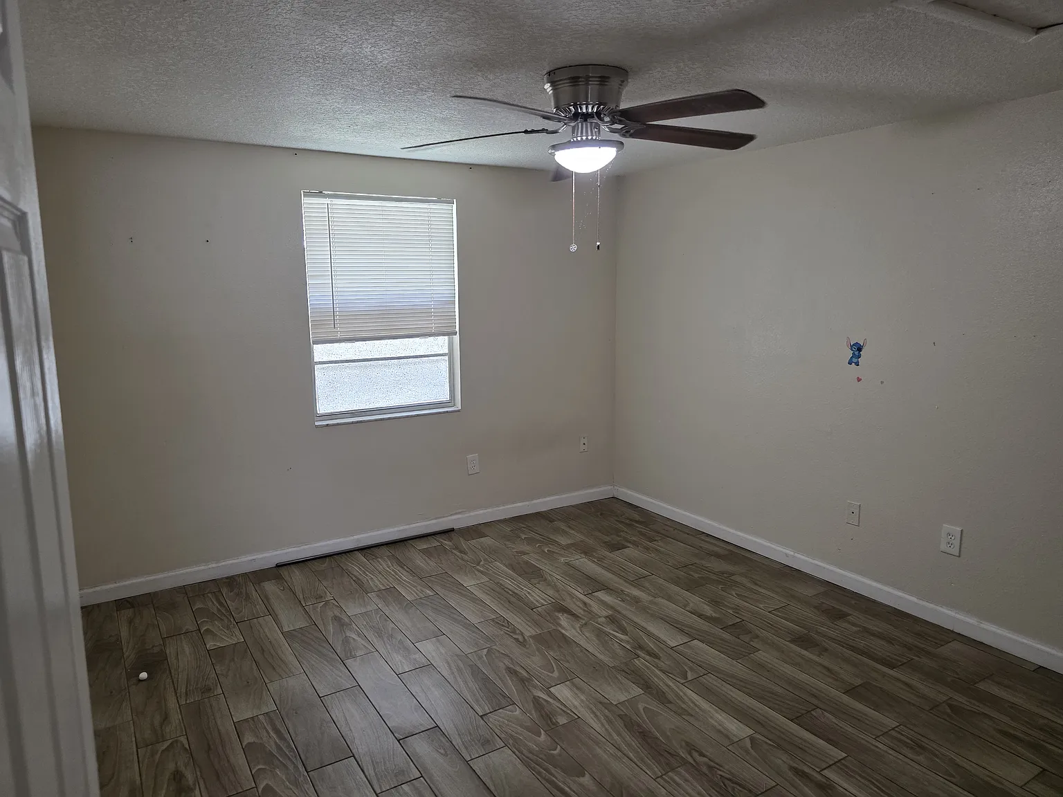 2 bed, $1,350 — Photo 2