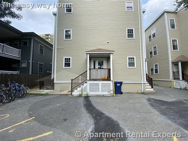 466 Green St #8 — Photo 11