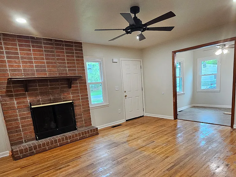 432 Northcrest Dr — Photo 4