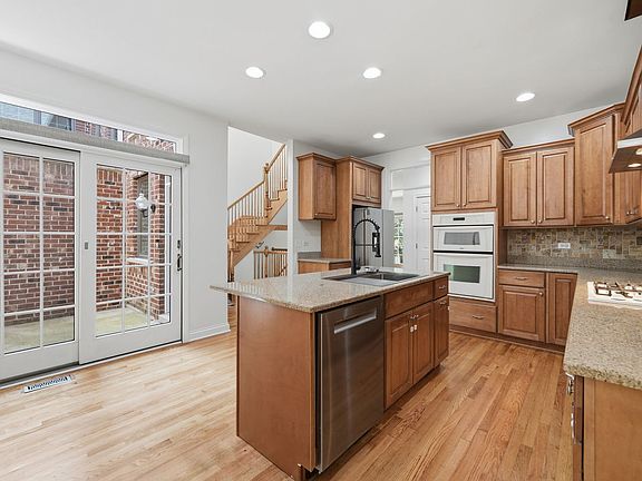 4th image of 299 Arbor Glen Blvd