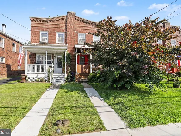 239 Locust St, New Holland, PA 17557