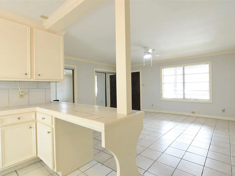 613 Pacific St #1 — Photo 6