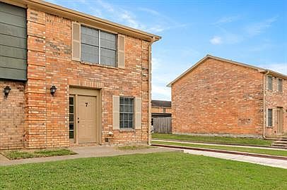 5th image of 6685 Lexington Dr APT 40