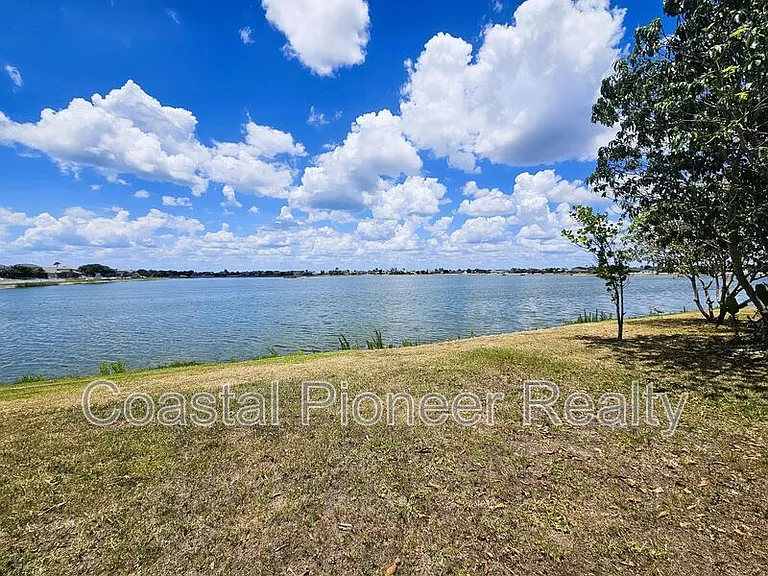1824 Mira Lago Cir — Photo 38
