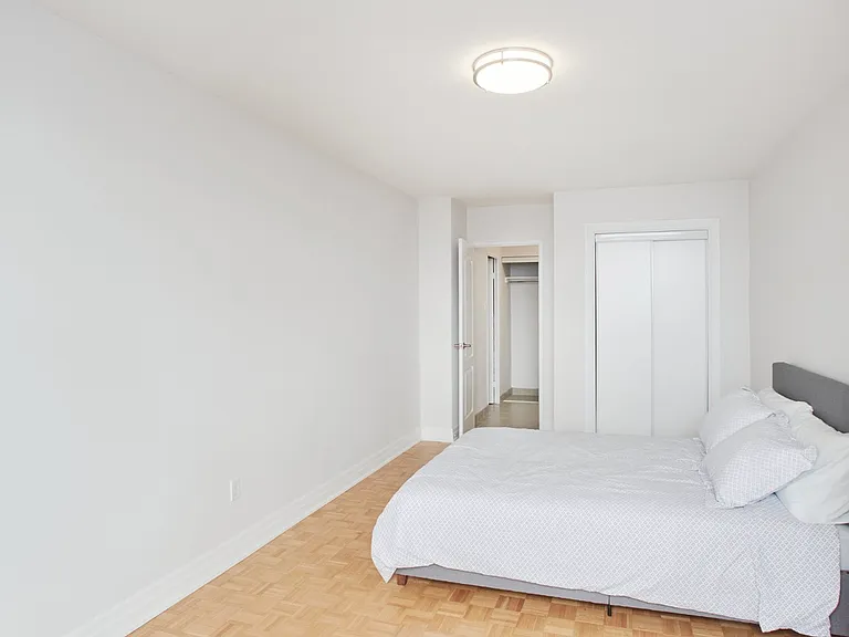 53 Warrender Ave #1 BD — Photo 3