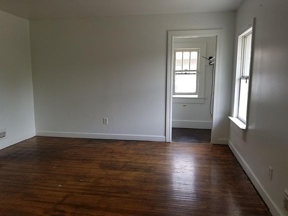 4th image of 914 Richie Ave #1