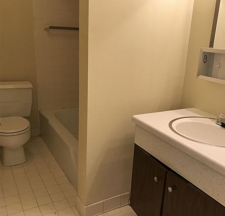 2nd image of 441 S Quincy St APT 103
