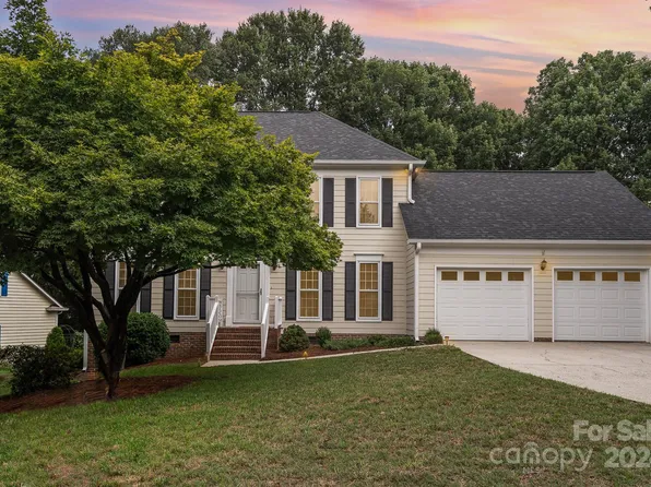 5633 Ivygate Ln, Charlotte, NC 28226
