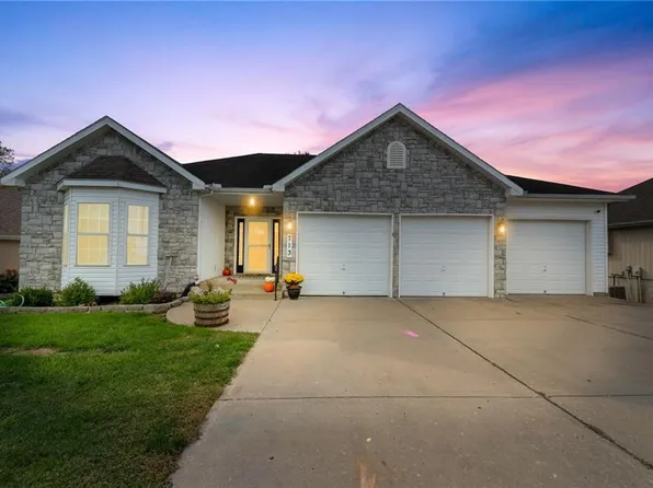 713 Meadowbrook Dr, Kearney, MO 64060