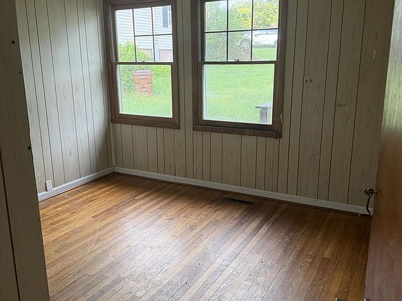 5th image of 277 Jefferson Ave