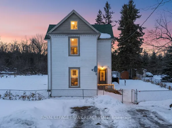 20 Richmond St W, Kawartha Lakes, ON K0M 2B0