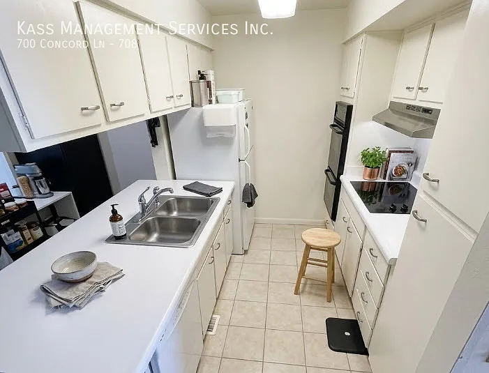 700 Concord Ln #708 — Photo 4