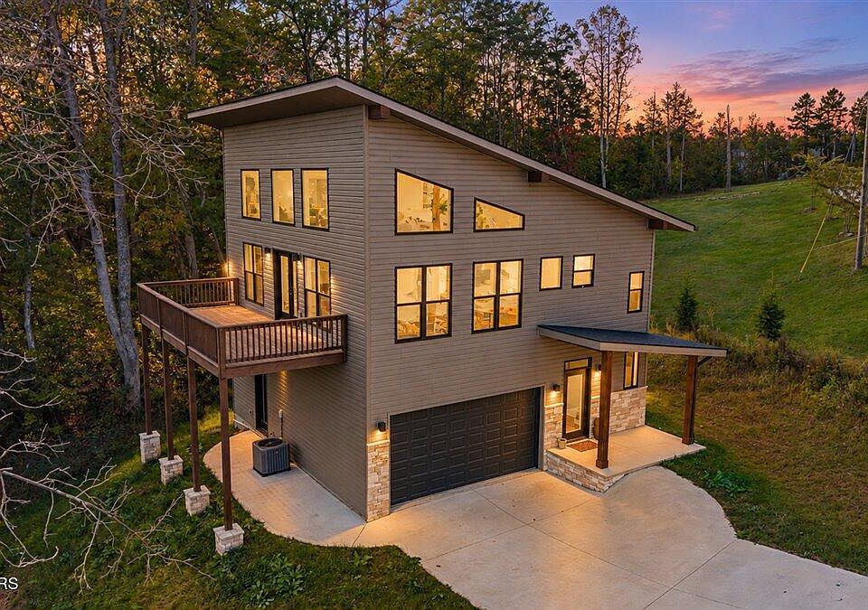1st image of 120 Stem Ln