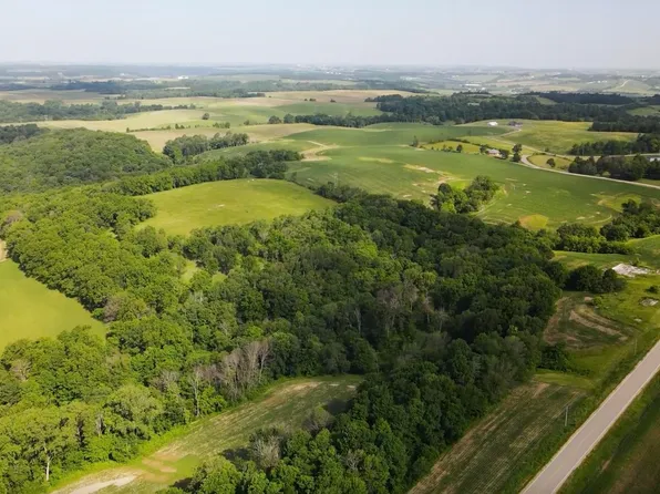 LOT 2 Windy Rdg, Durango, IA 52039