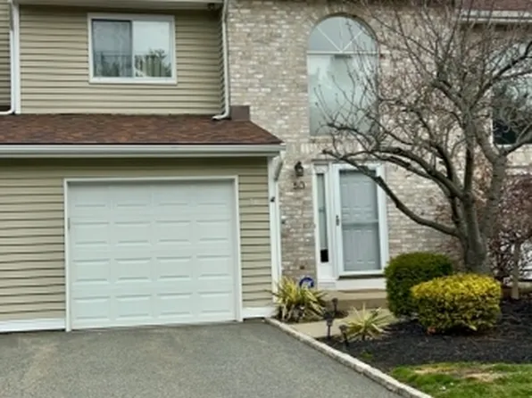 50 Castle Ridge Dr, East Hanover Twp., NJ 07936