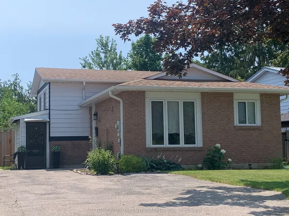 24 Frost Trl, Barrie, ON L4N 4X1