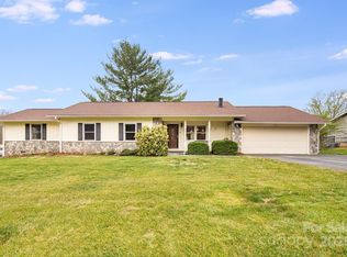 413 Morgan Rd, Candler, NC 28715