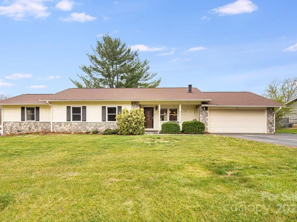 413 Morgan Rd, Candler, NC 28715