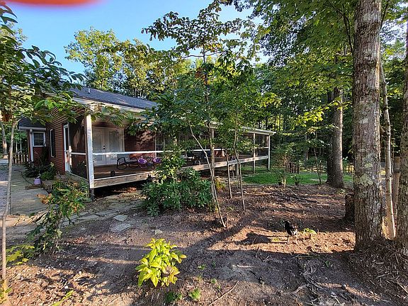 3rd image of 702 Stone Haven Trl