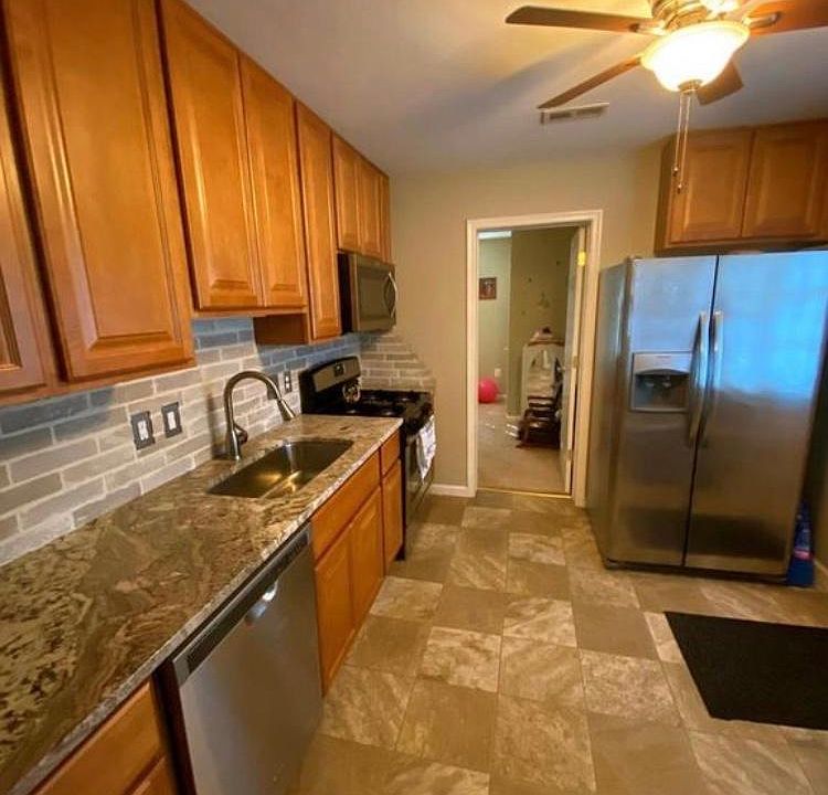 1st image of 18 Chesapeake Ct