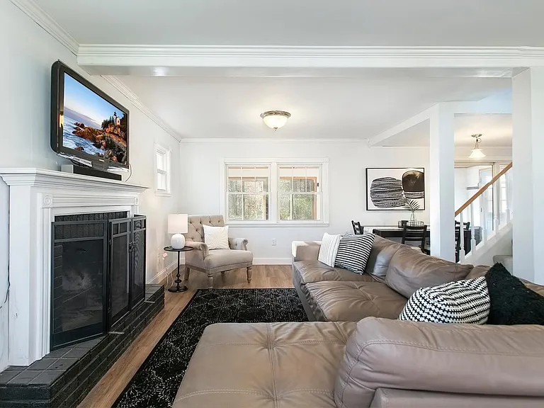 2909 Meadow Ln — Photo 3
