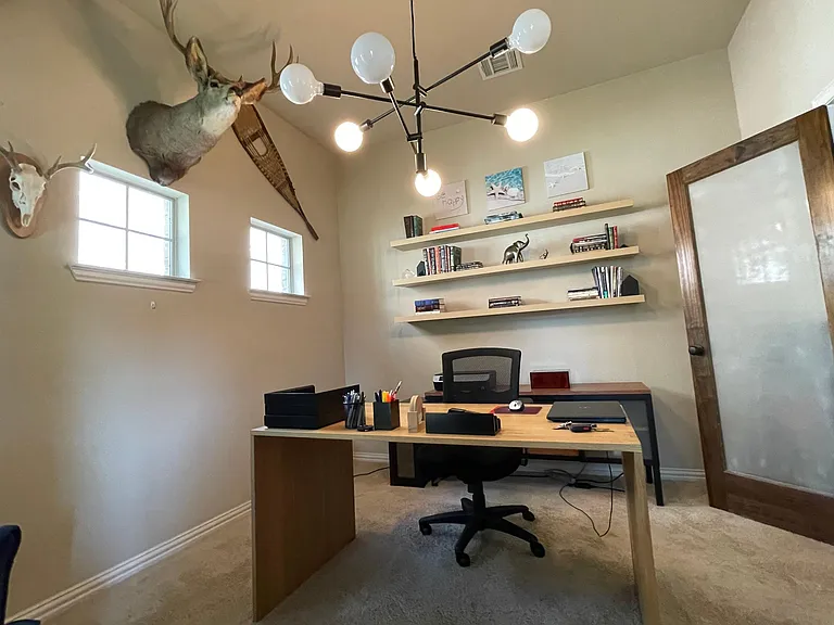 2625 Frances Ln — Photo 3