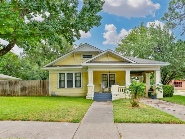 724 S Morris St, Gainesville, TX 76240