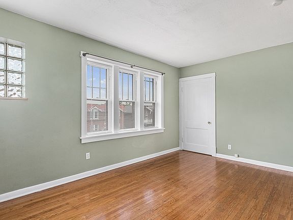 4th image of 5042A Tholozan Ave