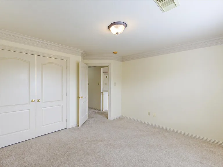 1502 Ashbury Park Ln — Photo 33